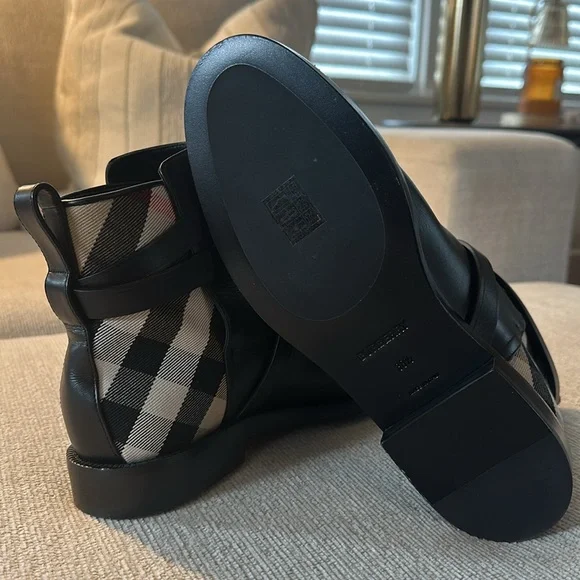 NWOT Burberry Women’s Check and Leather Boots 🇬🇧 - Picture 5 of 9